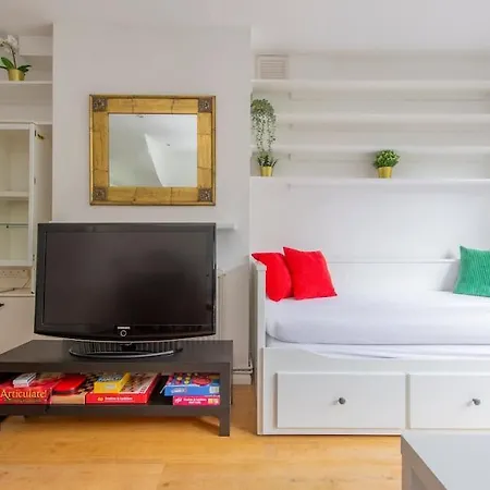 Lovely 2-Bed 15 Minutes To Central London Exterior photo