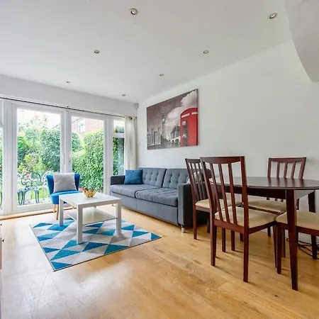 Lovely 2-Bed 15 Minutes To Central London Exterior photo