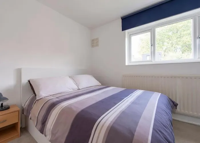 Lovely 2-Bed 15 Minutes To Central London